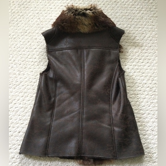 Fun faux leather and fur vest - Picture 8 of 11